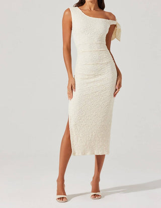 Astr - Emely Off Shoulder Midi Dress