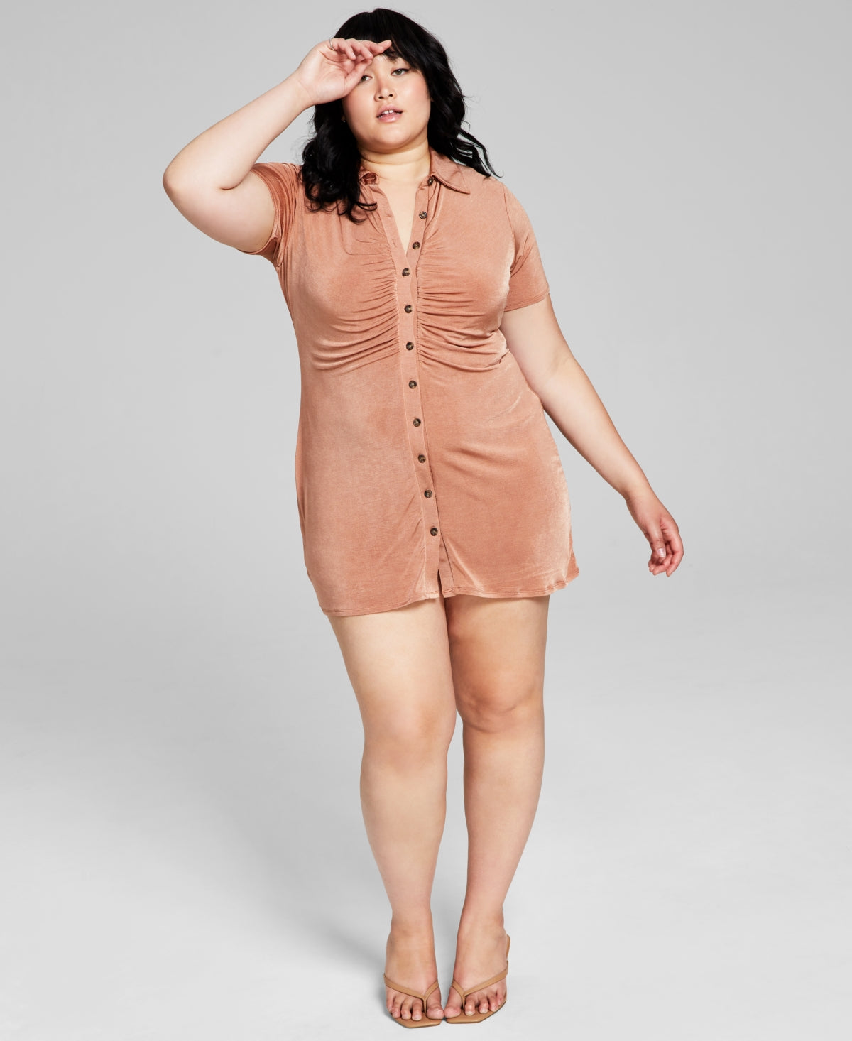 E agora este vestido-camisa franzido feminino marrom tamanho 3X