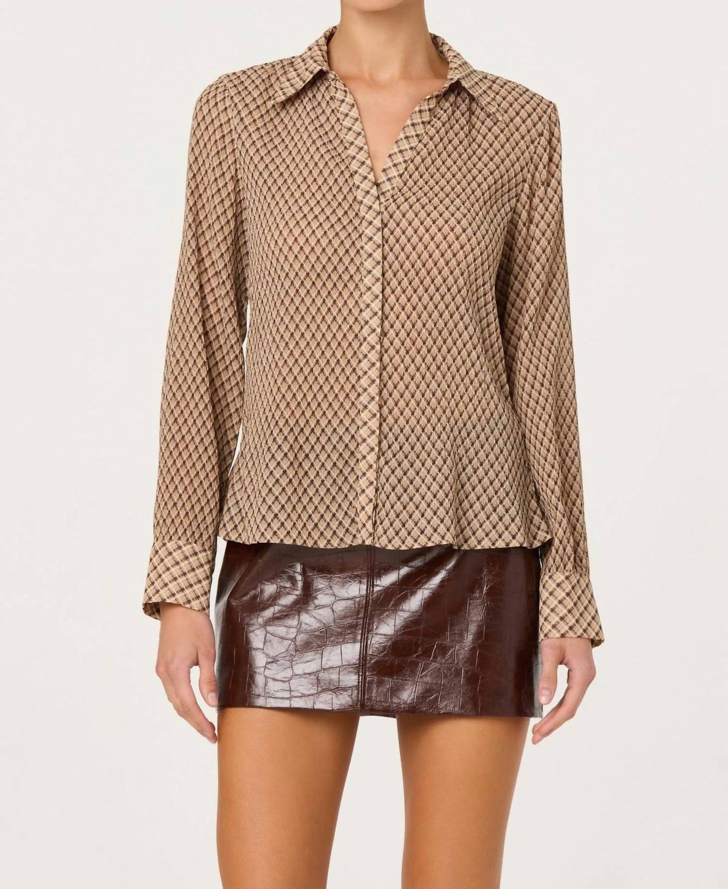 Astr - Laurel Diamond Print Long Sleeve Top