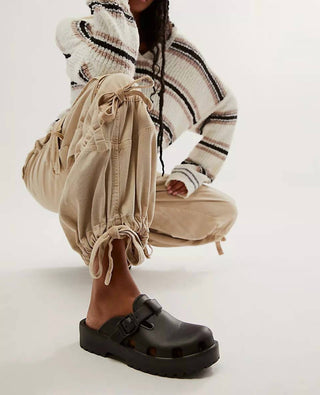 Free People - Tamanco Karlie Buckle Feminino