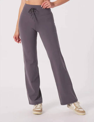 Glyder – Calça sensual com perna reta