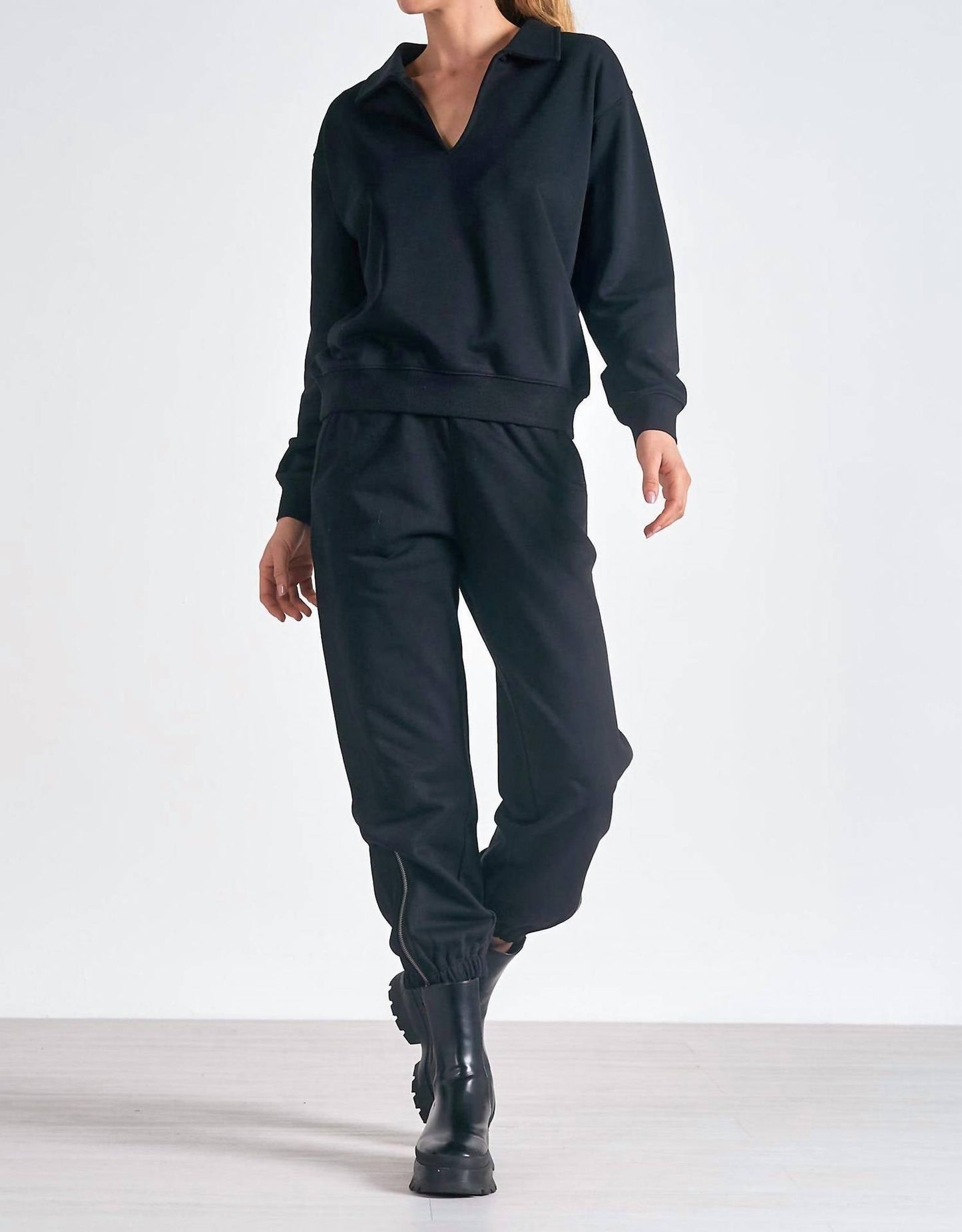 Elan - Raye V-neck Long Sleeve Top