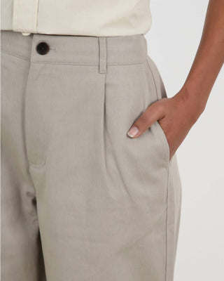 6397 - Calça curta folgada