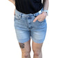 Judy Blue - Shorts jeans descolado com controle de barriga