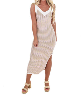 Mable - Vestido midi justo com decote em V e fenda frontal Chevron Wave Runner
