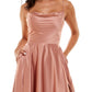Vestido longo B Darlin Junior's com decote canoa e amarração nas costas, marrom, tamanho 15-16