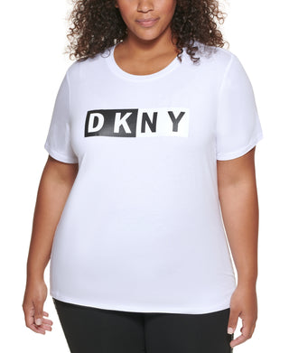 Camiseta feminina DKNY com estampa gráfica e logo bicolor, branca, tamanho 2X