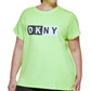 Camiseta feminina DKNY com estampa de logotipo bicolor verde, tamanho 1X