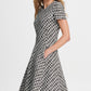Vestido curto estampado feminino DKNY, tamanho 8, preto, com ajuste evasê