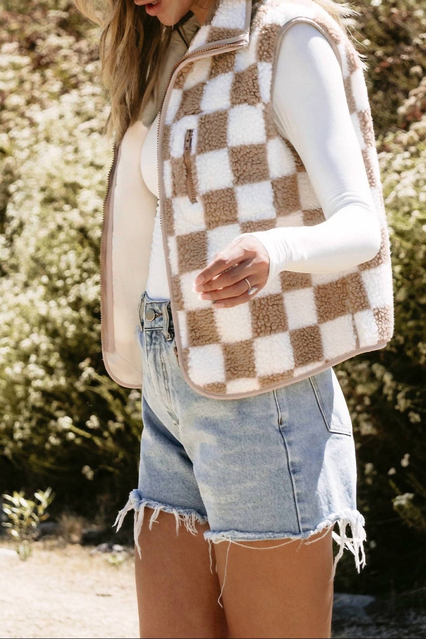 Aapparella - Zip Up Checkered Vest