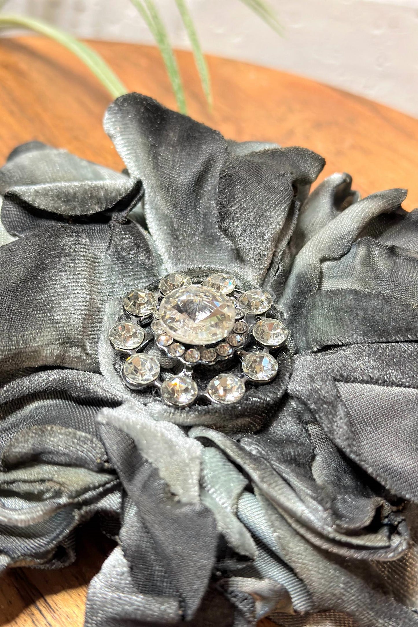 A Rare Bird - Women's Large Flower Pins