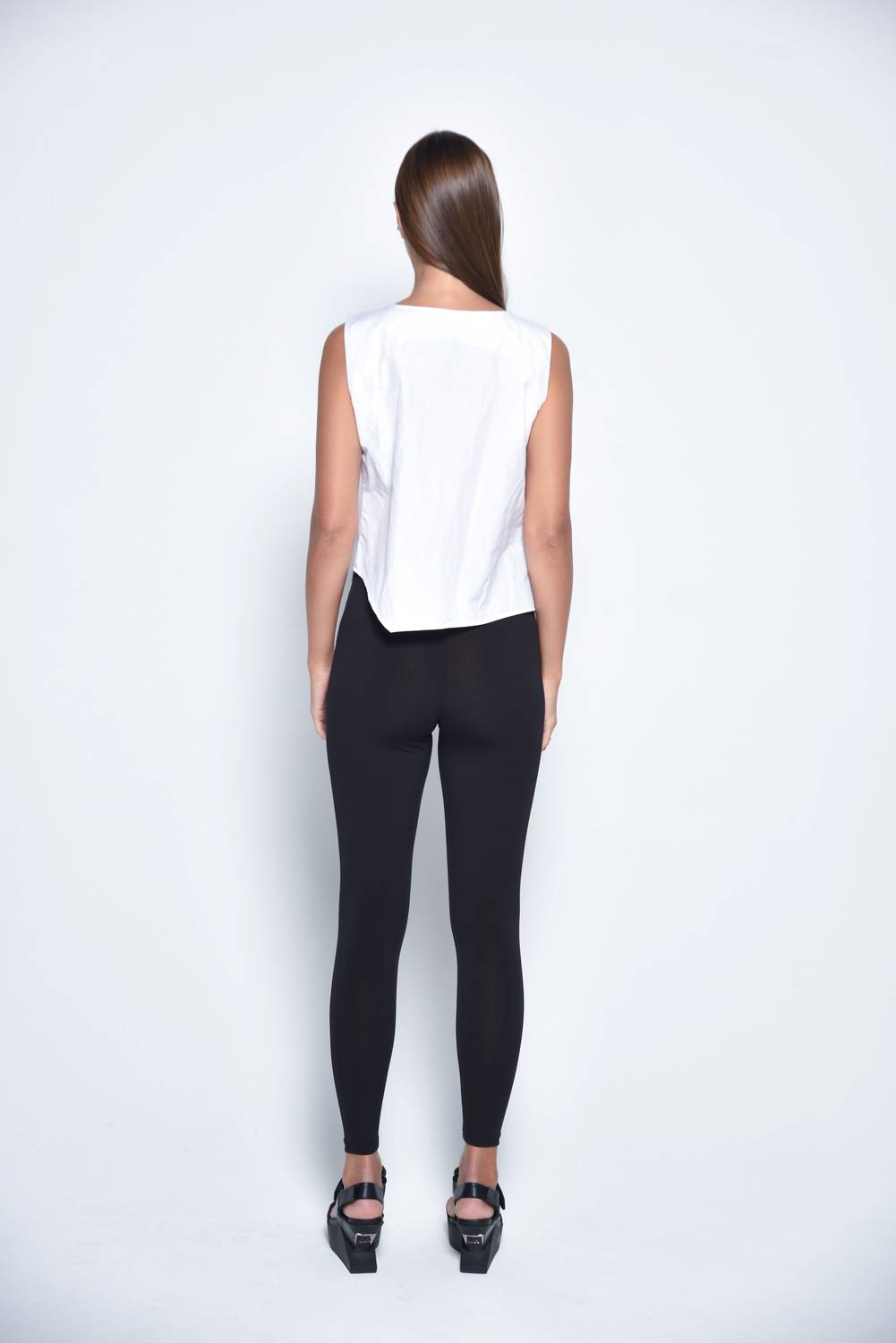 Simply Mila - Uneven Hem Tank