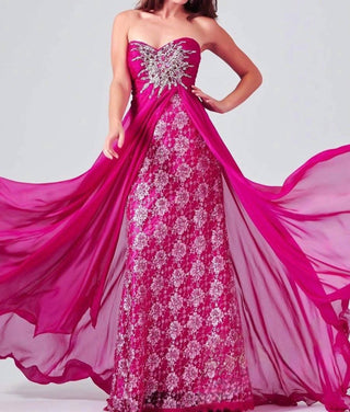 Mac Duggal - Vestido de baile franzido em formato de coração com apliques de miçangas em formato de sol