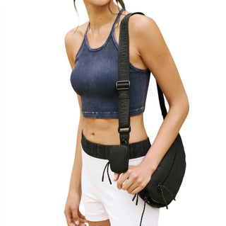 Free People - A felicidade corre com uma regata curta