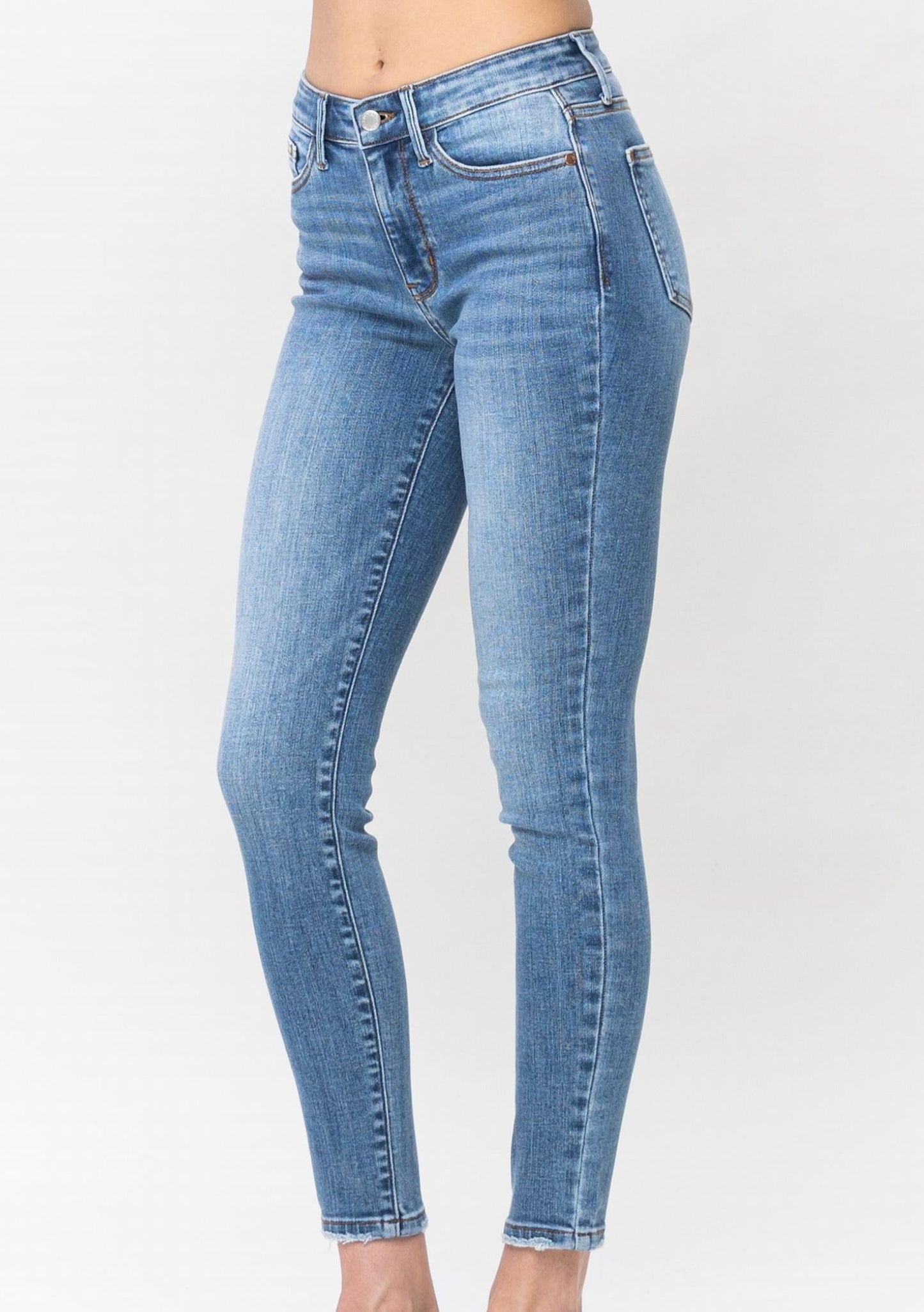Judy Blue - Mid Rise Vintage Skinny Jeans