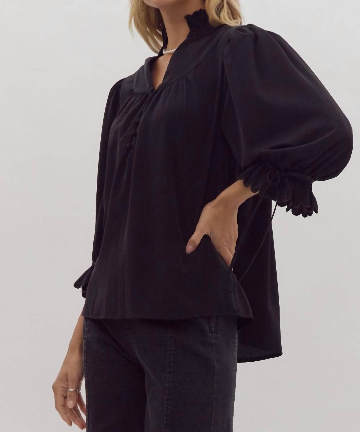 Entro - Scallop Hem Blouse