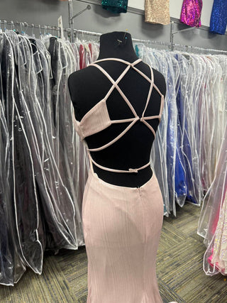 Ellie Wilde - Sleeveless Liquid Lame Gown