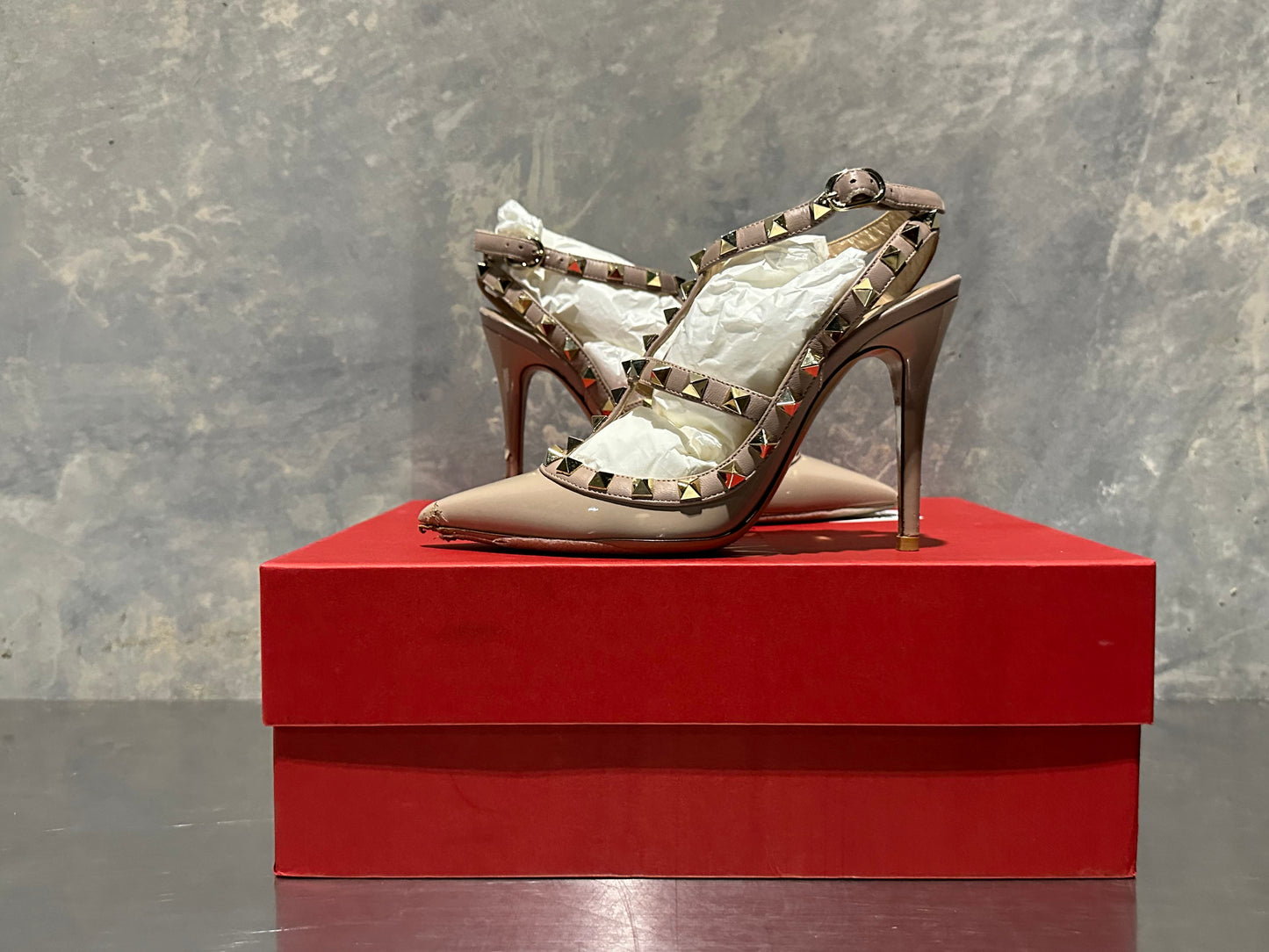 Valentino Garavani Rockstud T-Strap Scarpin Bico Fino Rosa Tamanho 5 Feminino