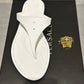 Chinelo Versace com estampa de cabeça de Medusa para mulheres, branco, tamanho 8,5