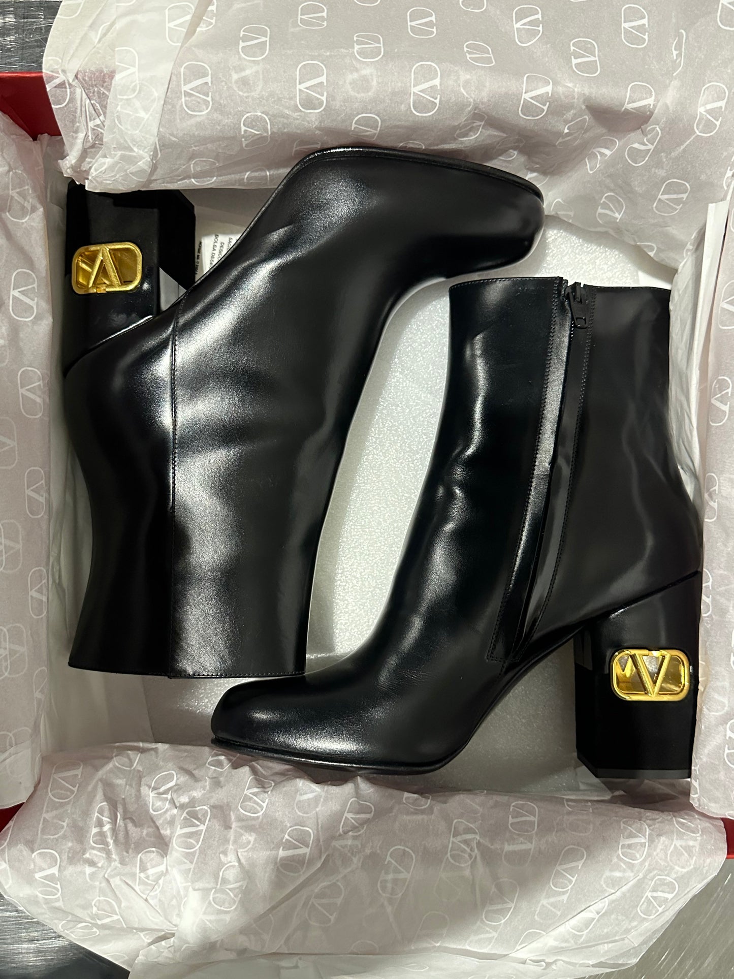 Bota Valentino Garavani feminina Heritage Vlogo preta tamanho 7