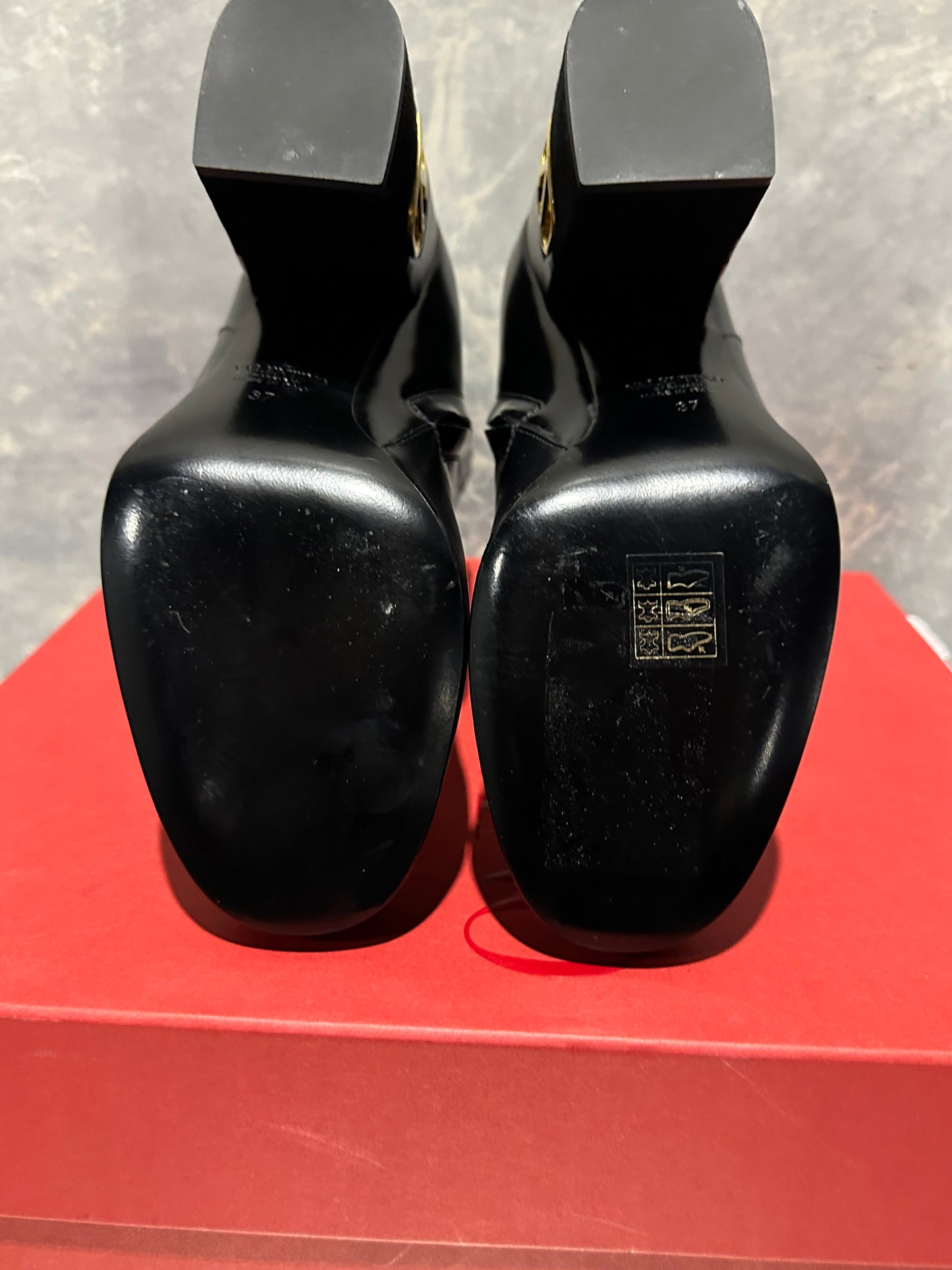 Bota Valentino Garavani feminina Heritage Vlogo preta tamanho 7