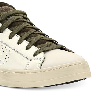 Tênis cano baixo masculino P448 John com logotipo perfurado, bege, tamanho 44