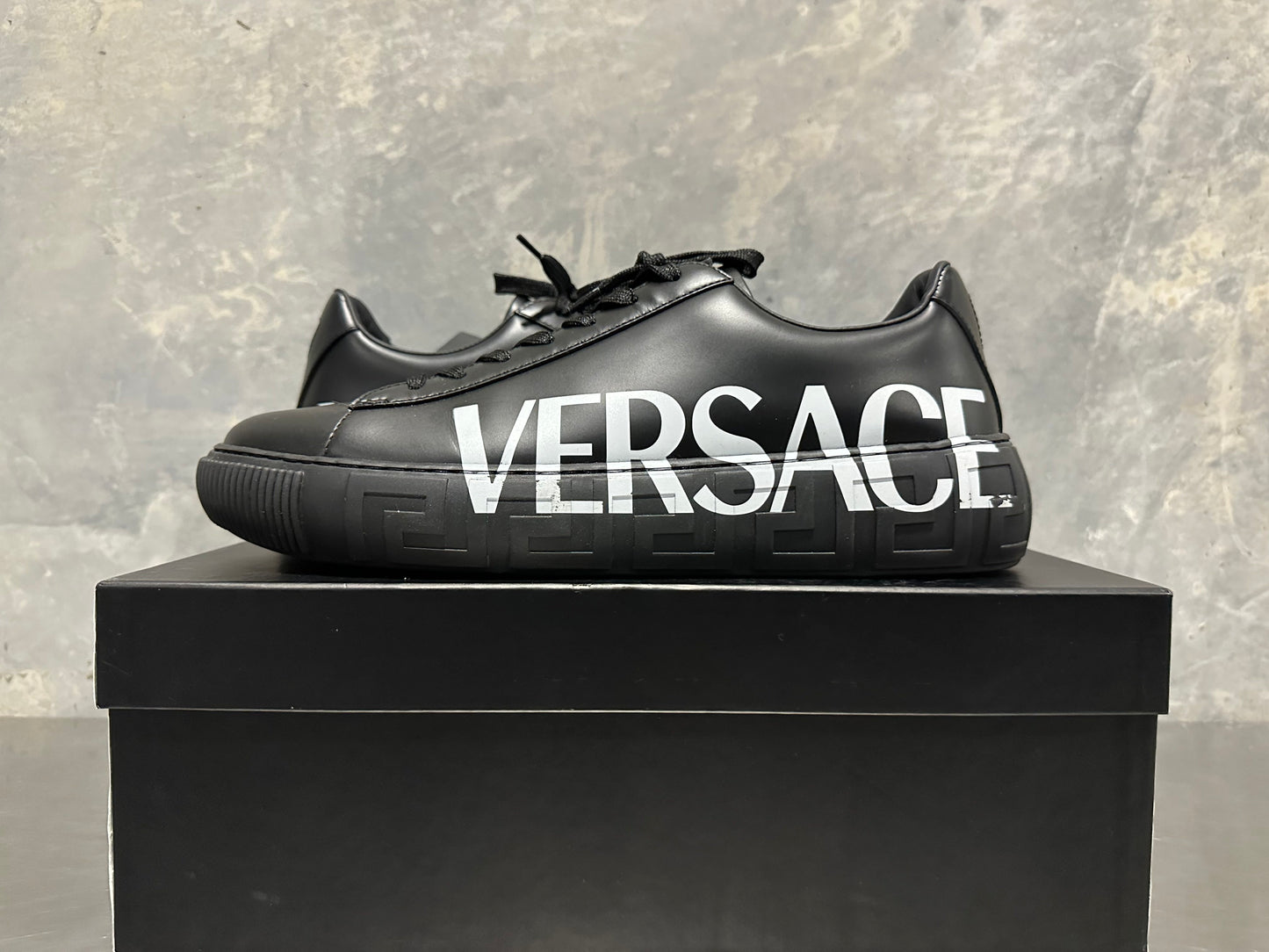 Tênis Versace Masculino Greca Logo Cano Baixo Preto Tamanho 11