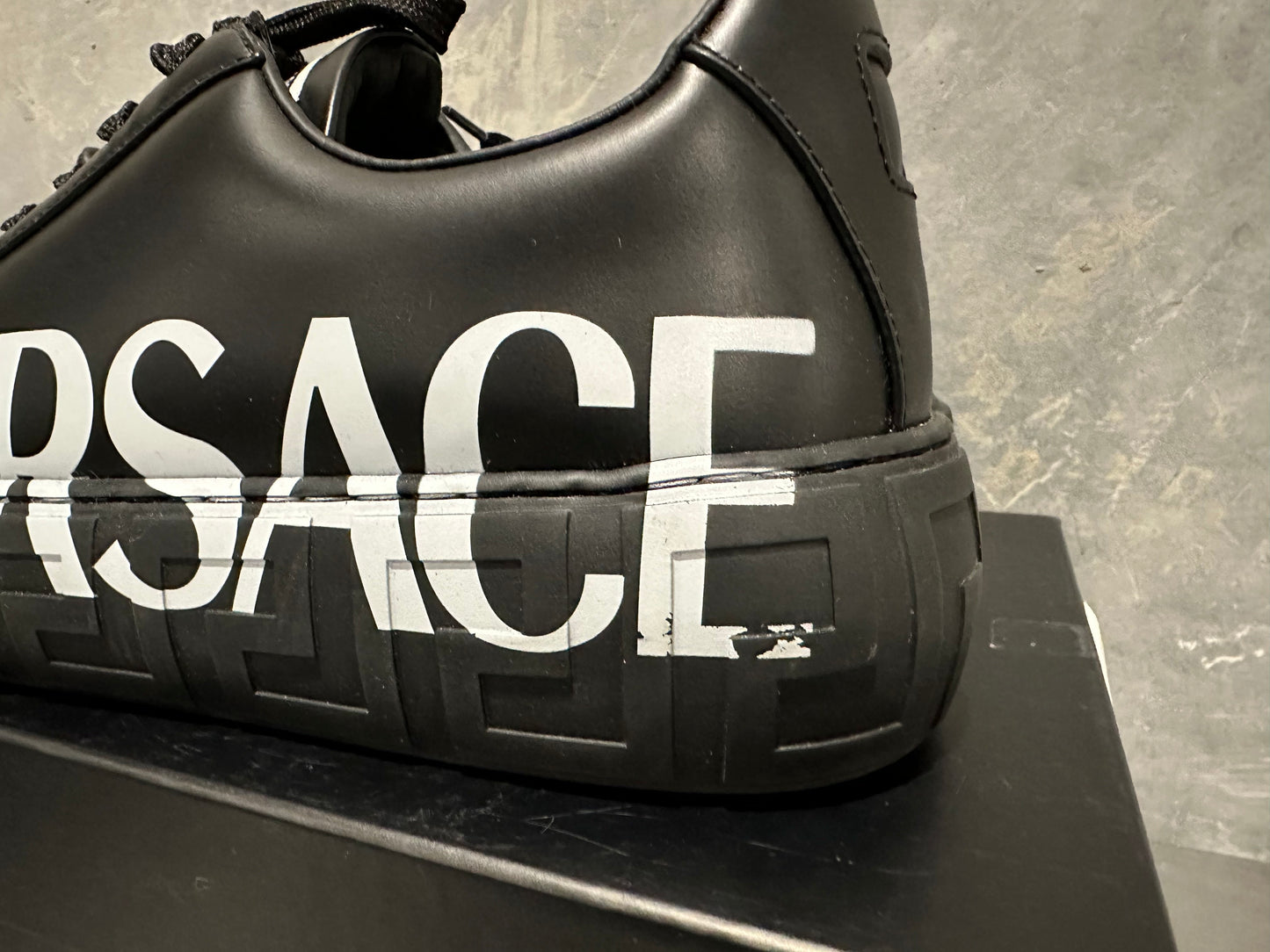 Tênis Versace Masculino Greca Logo Cano Baixo Preto Tamanho 11