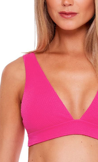 Biquíni Becca feminino franzido com amarração nas costas e estampa texturizada, rosa