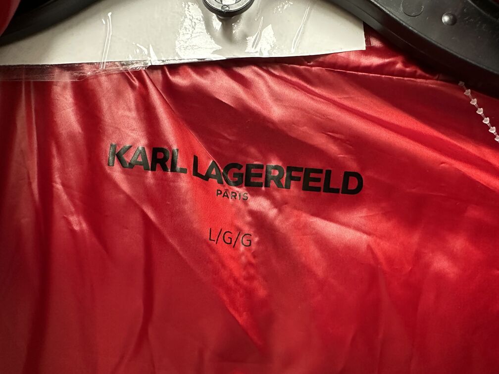 Karl Lagerfeld Jaqueta curta feminina preta com gola de pele sintética, tamanho grande