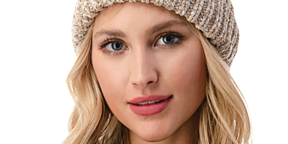 Marcus Adler Gorro Feminino Ultra Macio Chenille Faux Pom Marrom Tamanho Regular