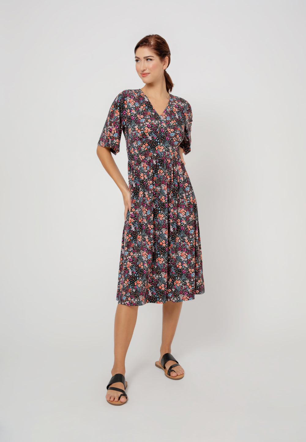 Vestido Zoe de manga curta feminino Leota em confete floral multicolorido