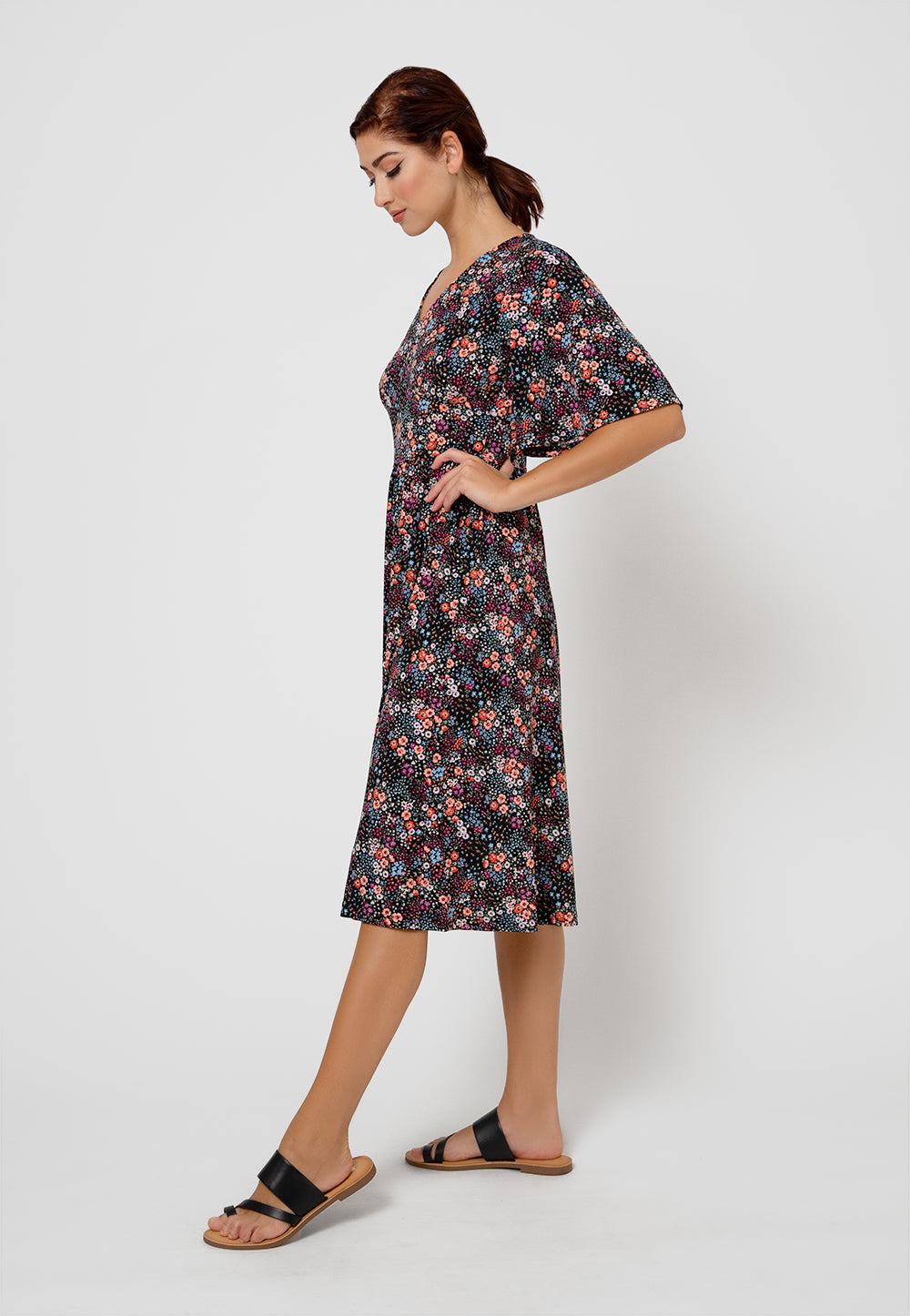 Vestido Zoe de manga curta feminino Leota em confete floral multicolorido