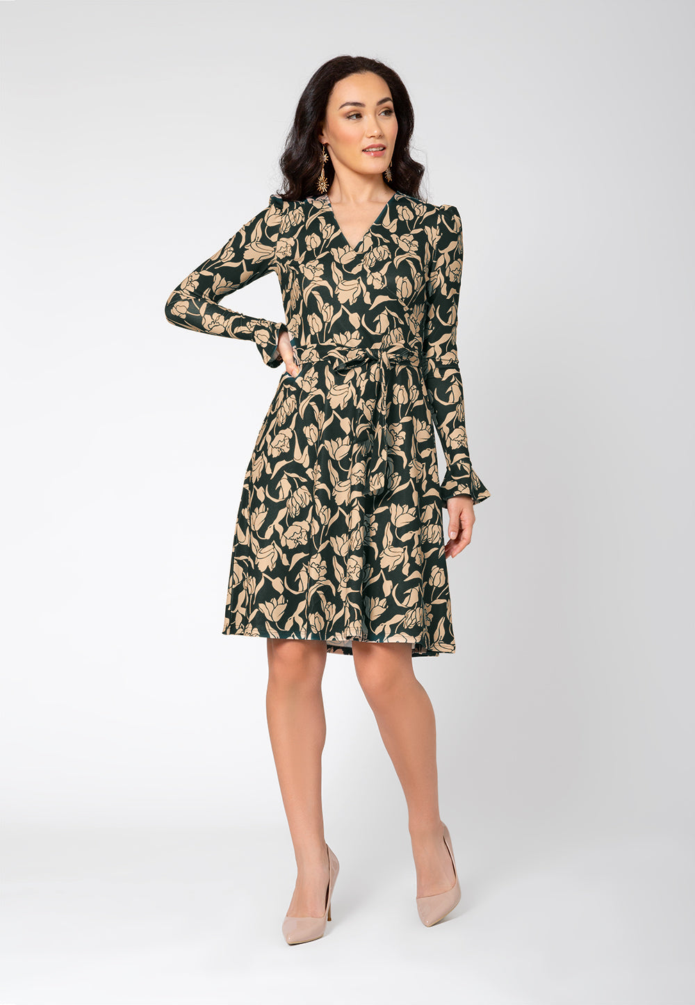 Vestido envelope longo Rosalia com manga bufante Leota feminino, preto