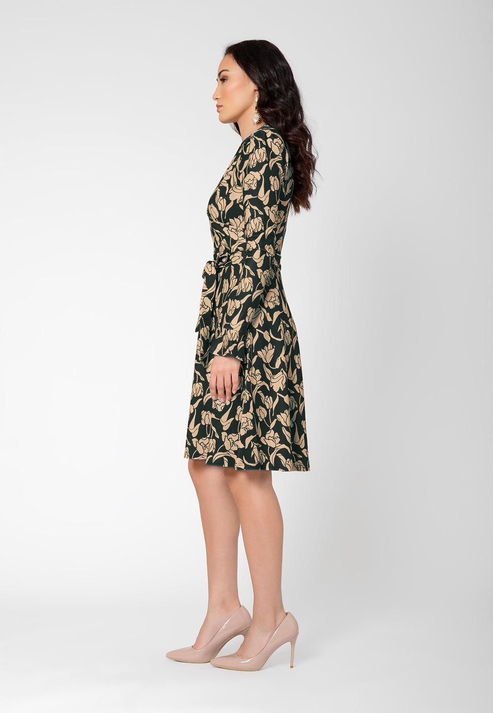 Vestido envelope longo Rosalia com manga bufante Leota feminino, preto