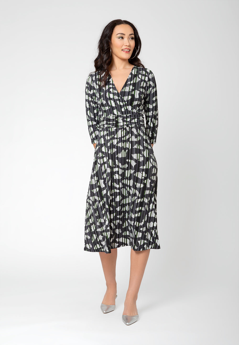Vestido midi envelope Amiya manga 3/4 feminino Leota cinza