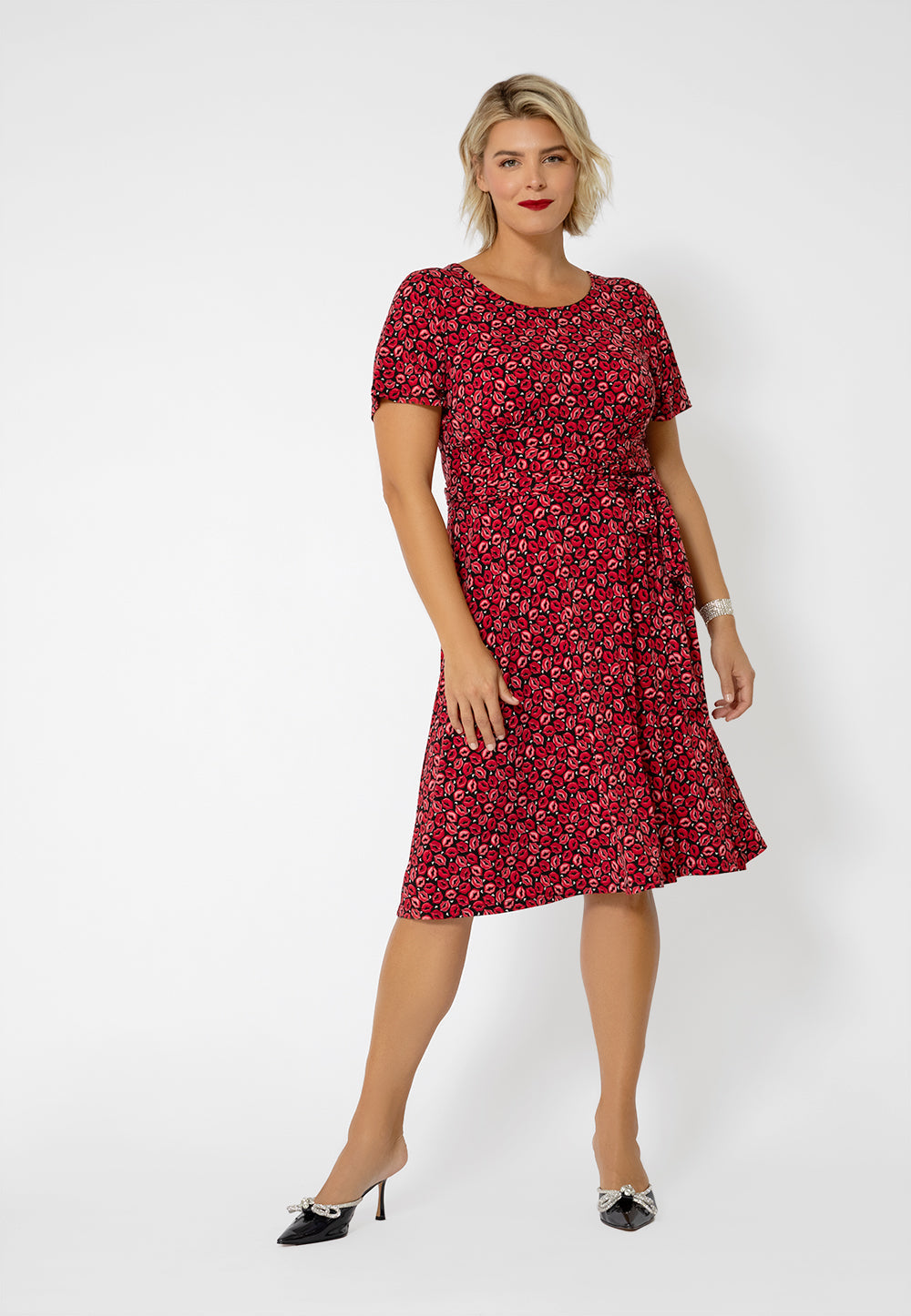 Vestido de malha Brittany de manga curta feminino Leota (curvo) vermelho