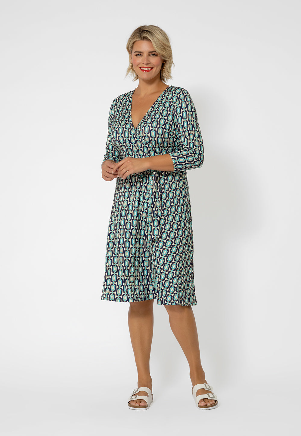 Vestido envelope perfeito com manga 3/4 feminino Leota (curvo) verde tamanho 1X