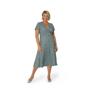 Vestido envelope midi perfeito Amiya feminino Leota Plus azul tamanho 2X