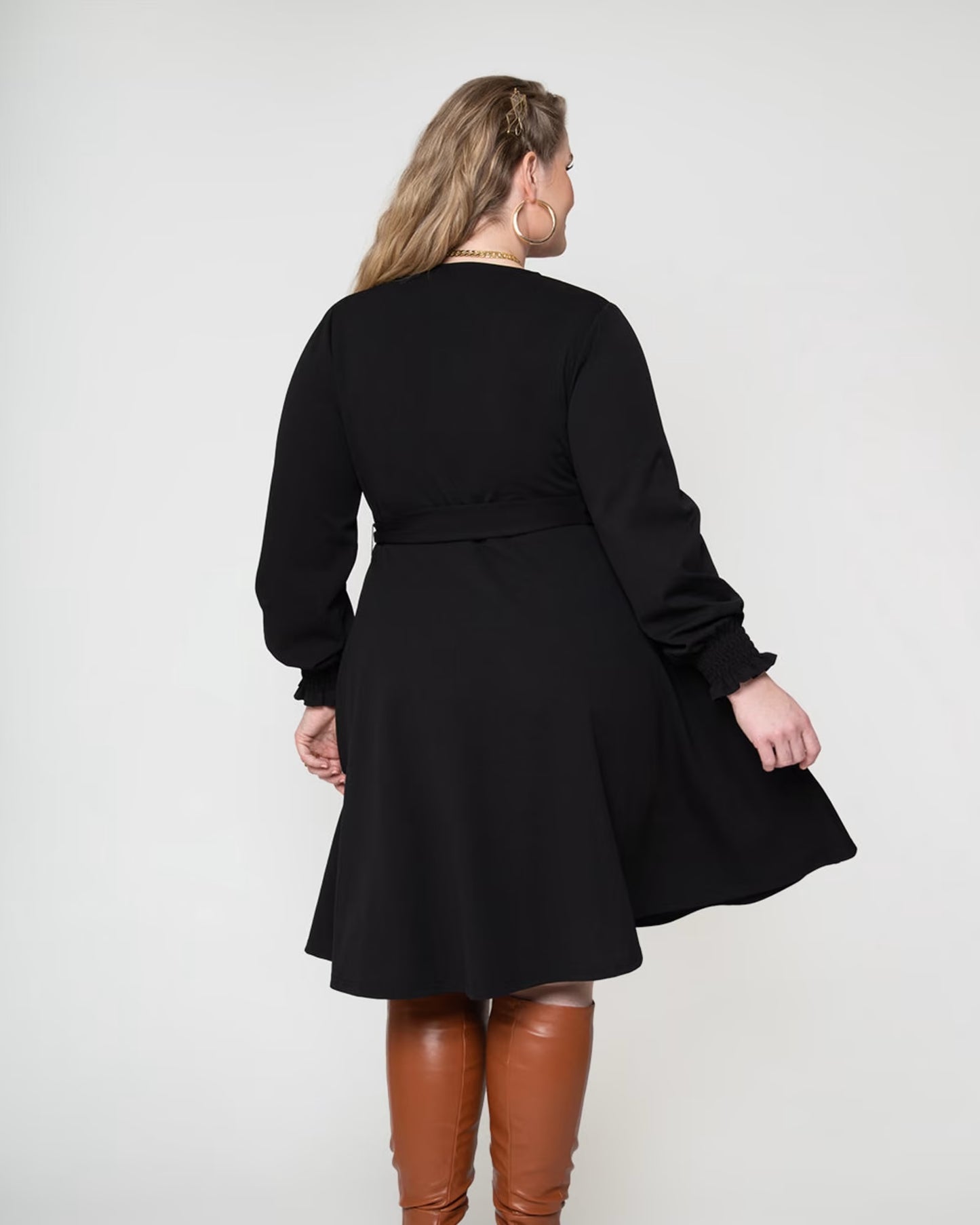 Vestido Blusa com Manga Envoltória Perfeito Leota Feminino Preto