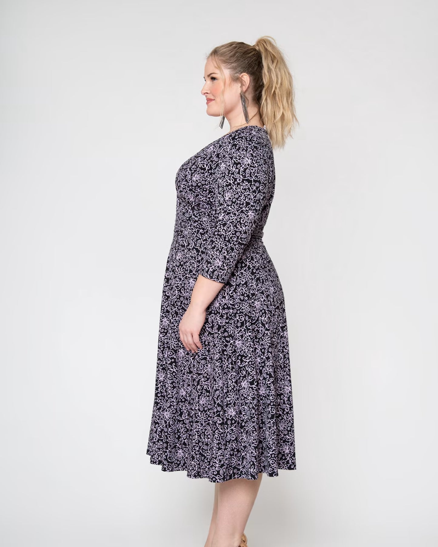 Vestido midi feminino Leota Amiya com manga 3/4, preto, tamanho 2X