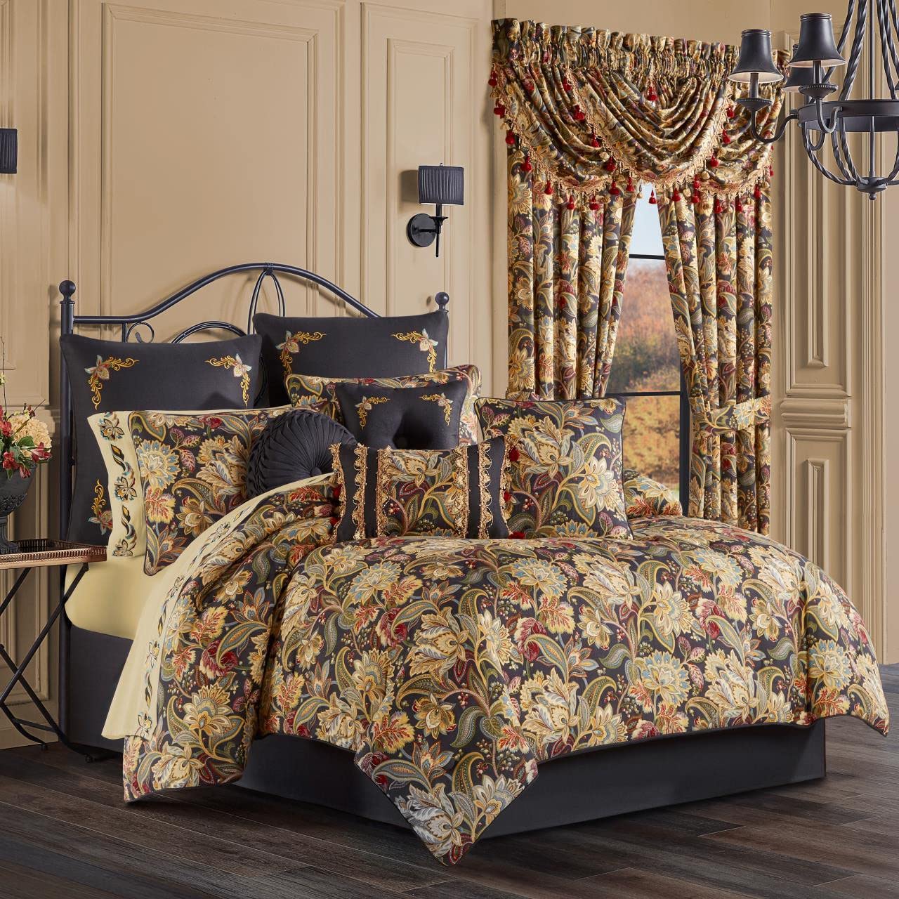 Five Queens Court Stefania California King Comforter Set - Black