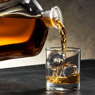 Decantador de vidro com rolha geométrica hermética - 23,75 oz 