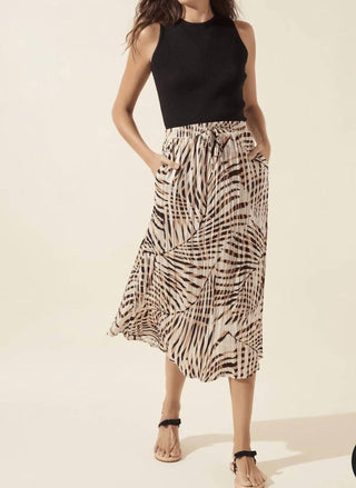 Lysse - the packable pleated skirt