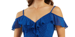 Vestido BCX Junior com babados e ombros descobertos, azul, tamanho médio