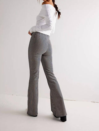 Free People - Calça Jeans Flare Jayde Railroad