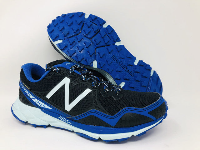 Tênis de corrida New Balance 910 V3 feminino, preto/azul, tamanho 5 B(M) EUA