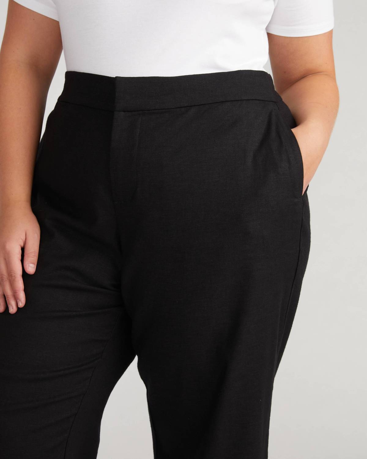 Universal Standard - Courtyard Linen Capris