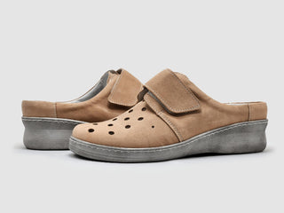 Kcr Group - Tamancos femininos de couro perfurado