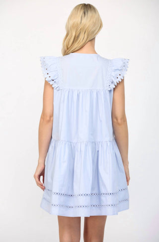 Fate - Vestido curto com detalhe de ilhós e borlas Grace